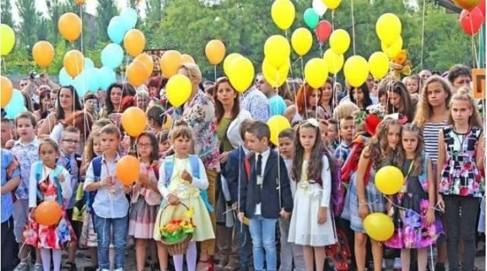 Около 800 лева струва един първолак на мама и тате