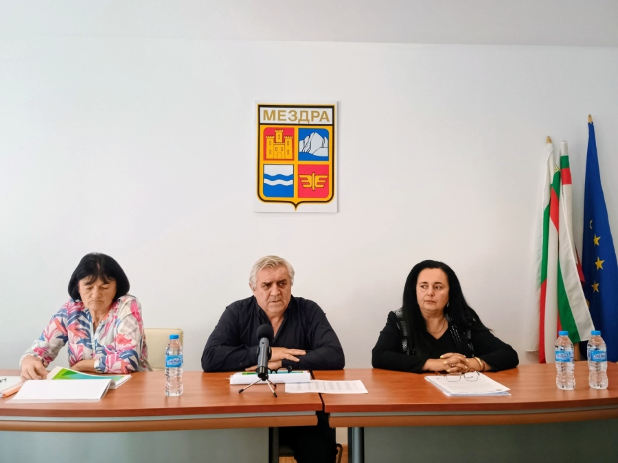 В Мездра обсъдиха публично изпълнението на бюджет 2024
