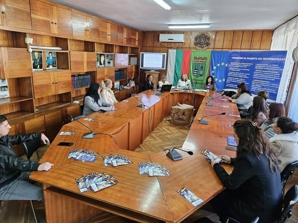 Среща с експерти от Комисията за защита на потребителите относно въвеждането на еврото в Берковица