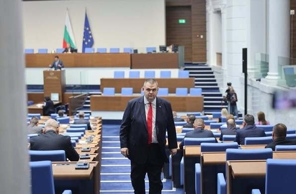 Делян Пеевски против забрана президента да си прави партия: Румен да излиза на терен