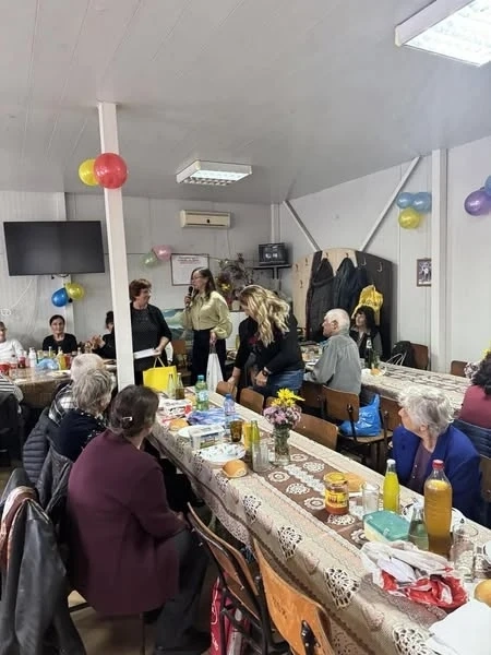 Пенсионерите в квартал „Кулата“ се веселиха за Международния ден на възрастните хора