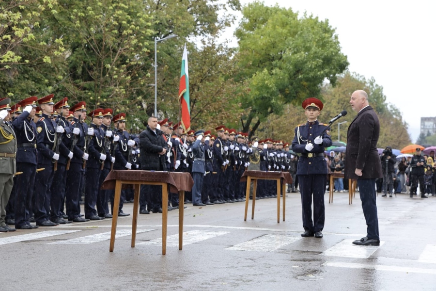 Премиерът Росен Желязков: Повишаването на доходите във въоръжените сили ще продължи и през следващите години
