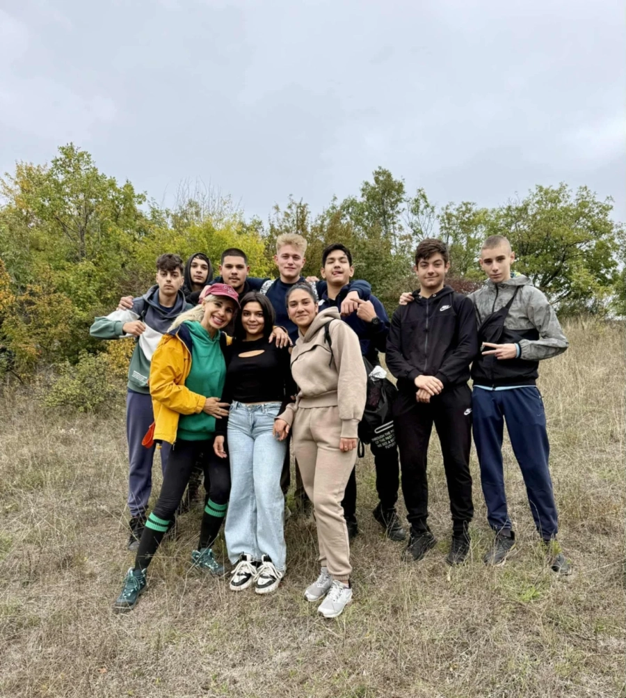 Ученици от ПТГ „Н. Й. Вапцаров“ с отличие в Общинския поход по случай Международния ден на ходенето!