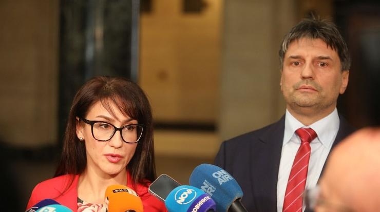 Фаталното спречкване в мол: 15-годишното момче е убито с джобен нож с един удар в сърцето