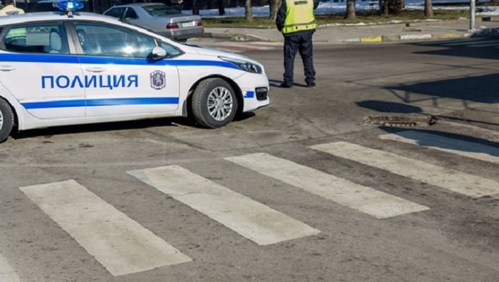 72-годишен с „Фолксваген“ блъсна баба в Лом