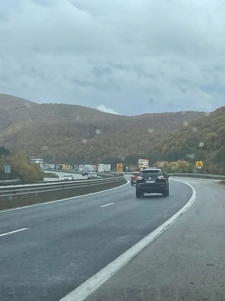 Временно се ограничава движението по път I-1 Враца-Ботевград при разклона на Скравена