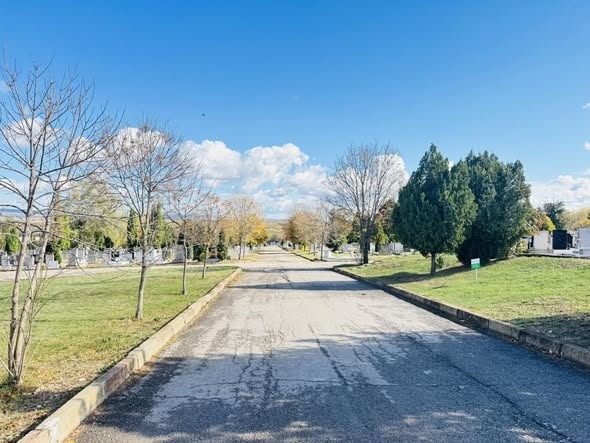 Почистени са гробищните паркове във Враца и кварталите “Бистрец” и “Кулата” преди Архангелова задушница