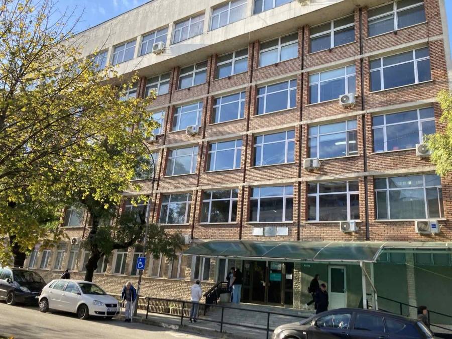 Професор д-р Иво Петров купува стоматологията в Монтана