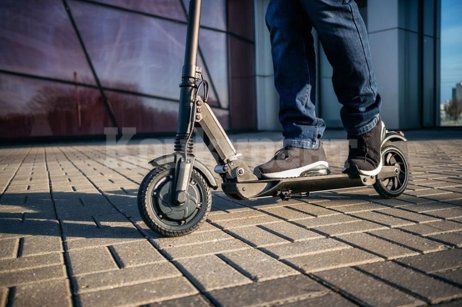 Слагат забранителни табели за тротинетки в центъра на Монтана