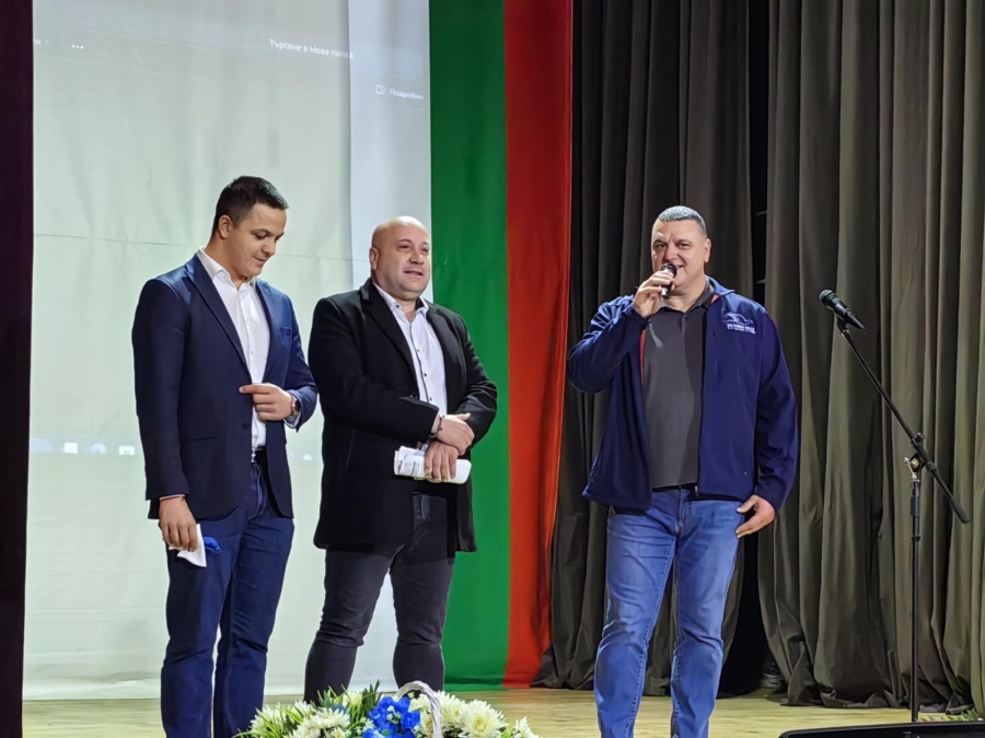 Плувецът Цанко Цанков бе в Оряхово в навечерието на Деня на народните будители 