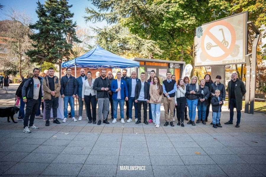 В Деня на будителите врачани получиха символични подаръци с послание за знание и единство