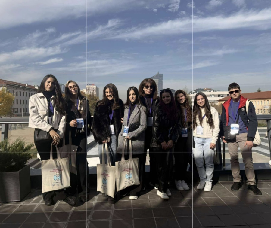 Ученици от ППМГ „Акад. Иван Ценов\