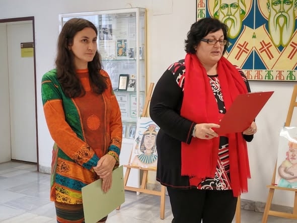  Камелия Цонкова подреди самостоятелна изложба живопис в Община Мездра 