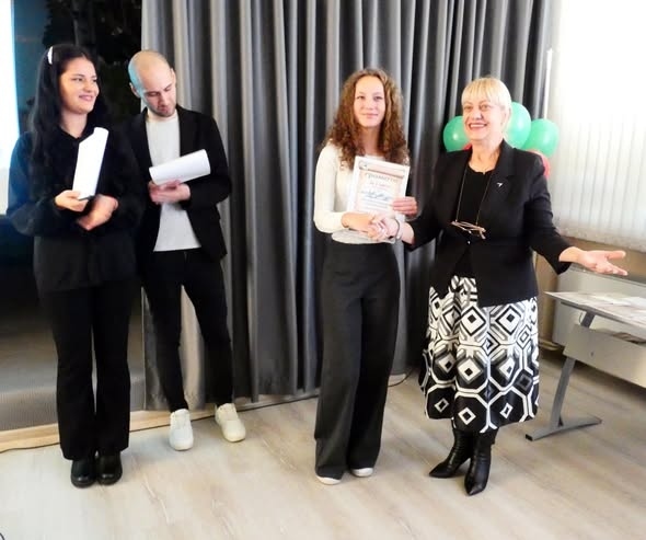 Наградиха победителите в конкурса „С дух на будител“ в Лом