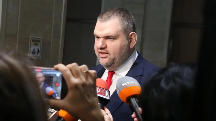 Пеевски взриви кулоарите на НС с думи за \