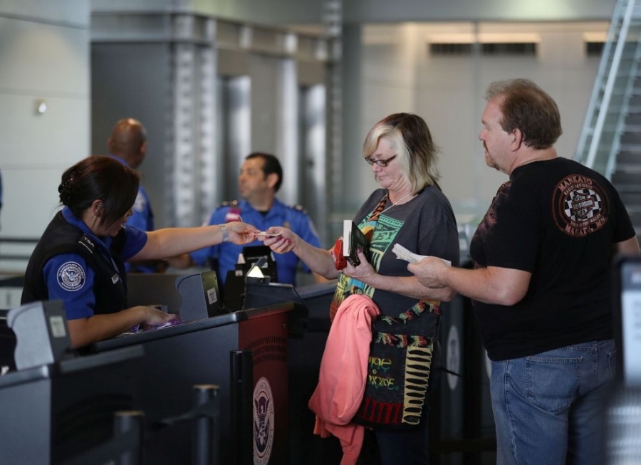 САЩ пред транспортен колапс: Отмениха над 2700 полета