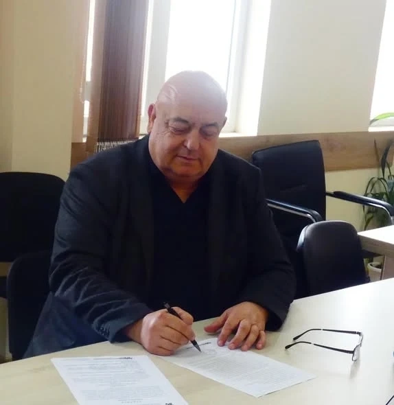 Откриват обновената спортна зала \