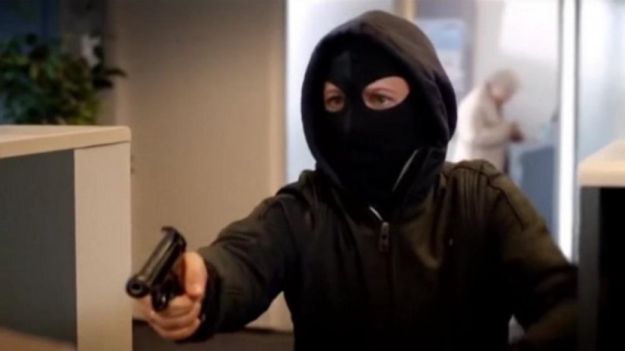 Маскиран и въоръжен  обра закусвалня в Монтана