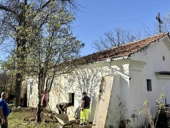 Започна ремонтът на храма „Свето Възнесение“ в Чирен