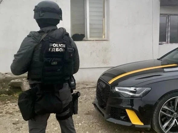 При спецакция във Враца и Монтана: ГДБОП разби престъпна група за разпространение на вейп с канабис, четирима със задържани