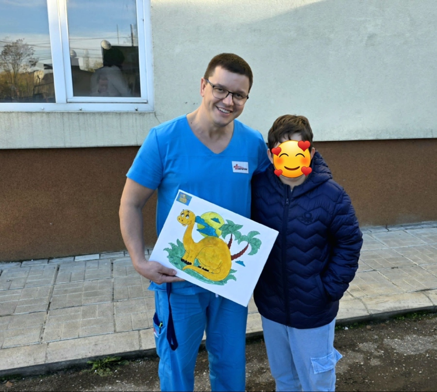 Момче от Монтана дари картина \