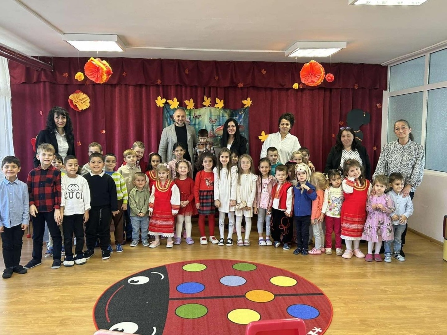 Депутатът Красен Кръстев гостува на ДГ „Дъга“ и чете приказка на децата