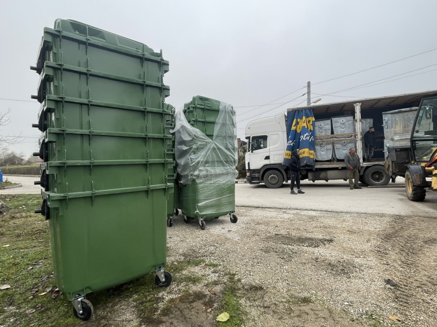 В Чупрене пристигнаха нови съдове за сметосъбиране