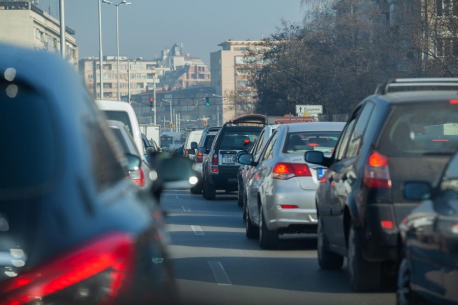 От понеделник: Без коли първа и втора категория в центъра на София