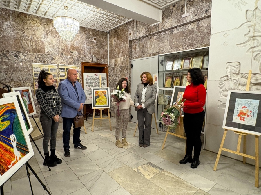 Кметът на Берковица Радослав Найденов поздрави младата художничка Алсу 