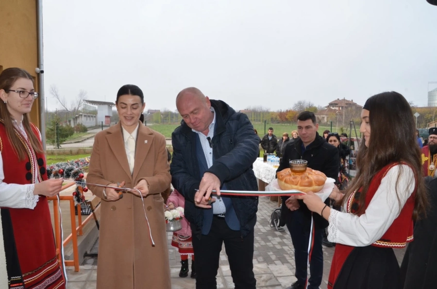 Откриха обновения Дом за стари хора в село Дреновец