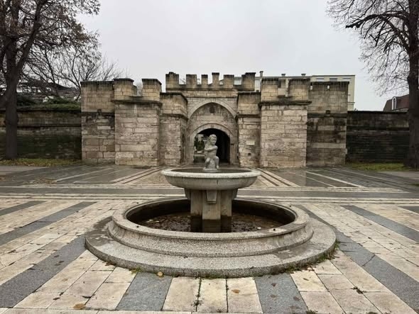 Фонтанът „Момчето с рибката“ във Видин е възстановен в автентичния си вид