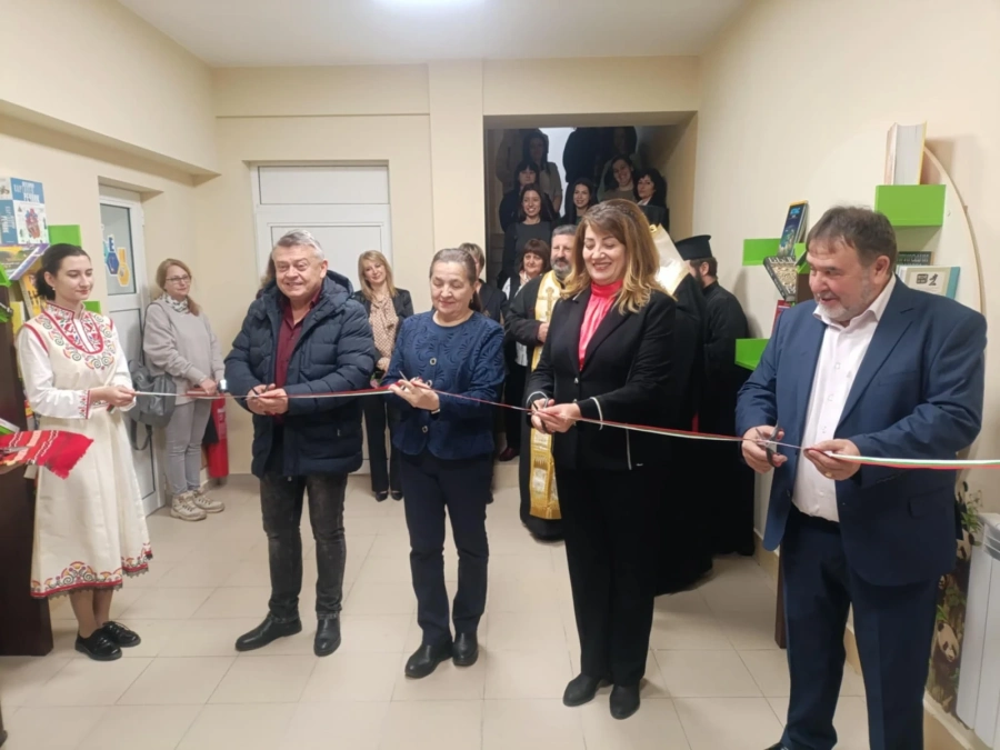 СУ „Васил Кънчов“ отбеляза своя патронен празник с редица инициативи и откриване на СТЕМ център