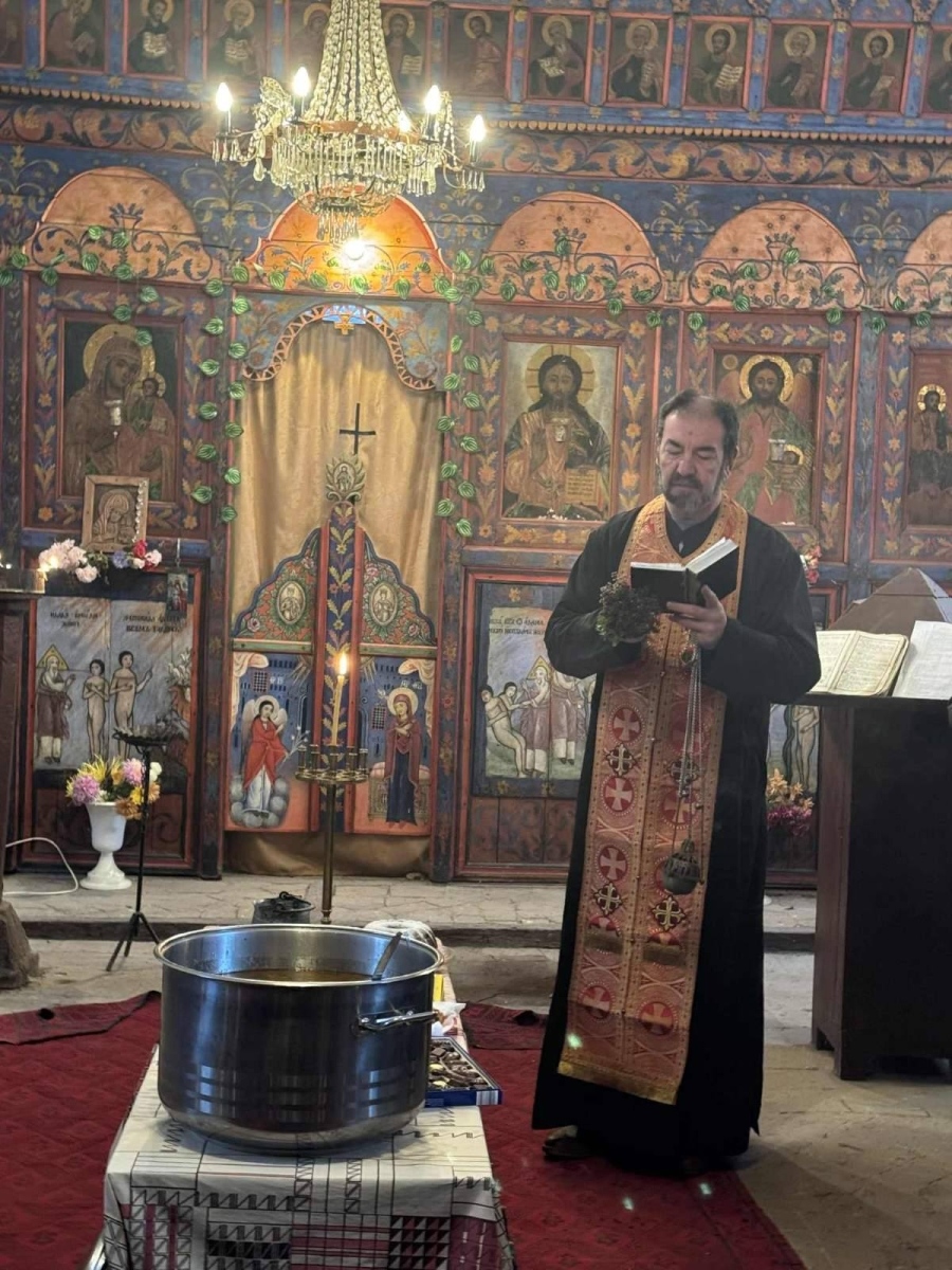 СЕЛО БИСТРИЛИЦА ОТБЕЛЯЗА НИКУЛДЕН С ПРАЗНИЧЕН МОЛЕБЕН И РИБЕН КУРБАН ЗА ЗДРАВЕ