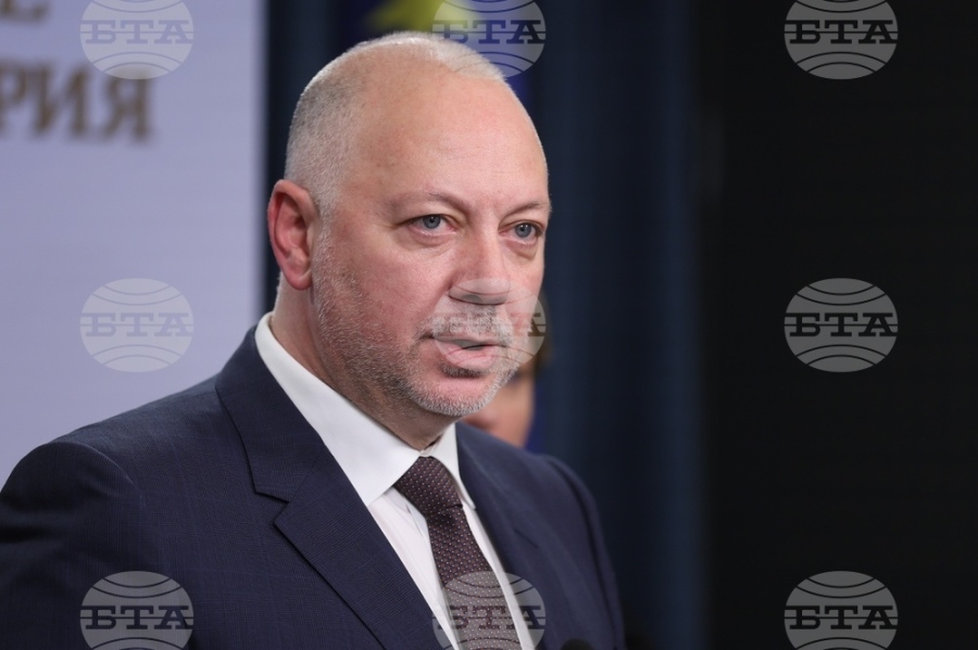 Преди гласуването на вота на недоверие правителството подава оставка, обяви премиерът Росен Желязков