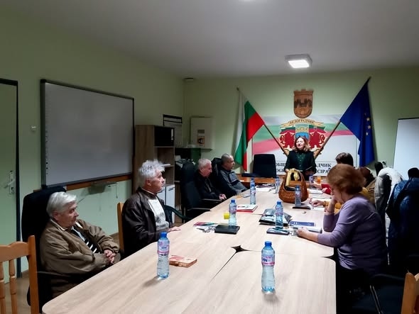 Литературен клуб „Георги Савчев“ - Белоградчик организира преколедна литературна вечер