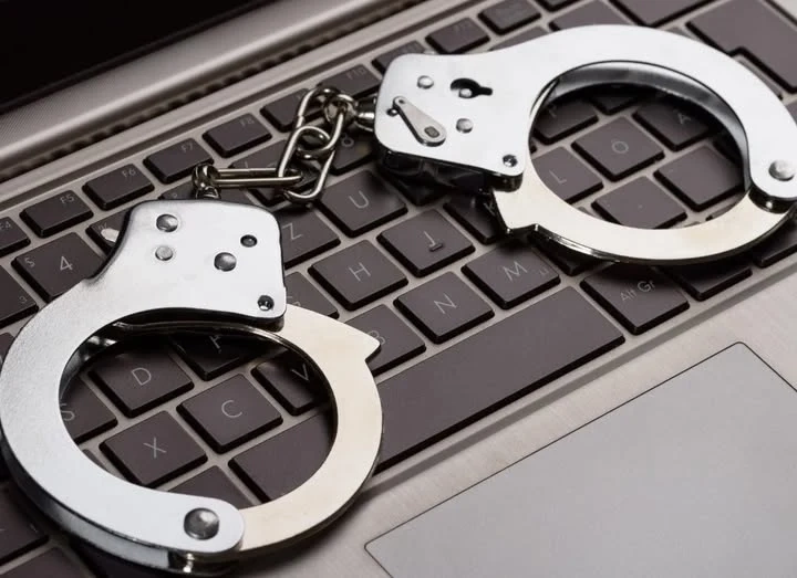 Разбита е организирана престъпна група за измамни онлайн платформи за инвестиции