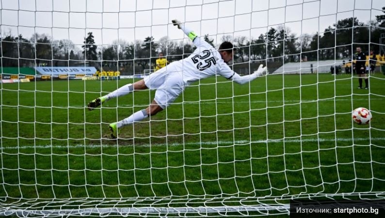 Ботев Враца отстрани Добруджа след дузпи, Димитър Евтимов с основен принос за успеха