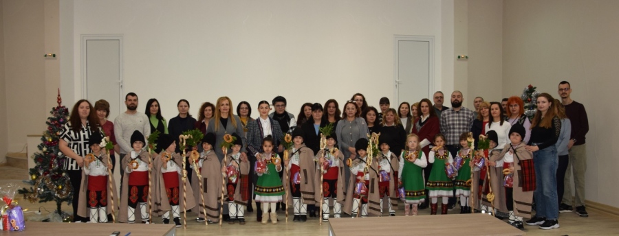 Малки Коледари гостуваха в Областна администрация Видин