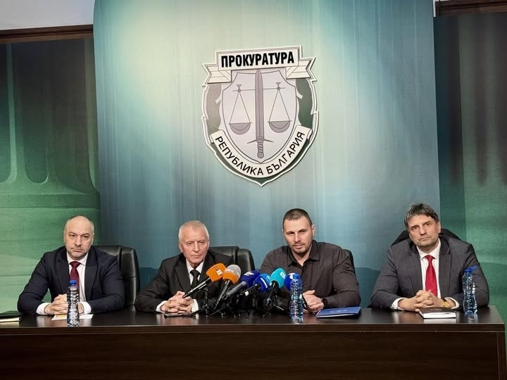 Дирекция „Вътрешна сигурност“ и ГДБОП разкриха организирана престъпна група с участието на служители на МВР