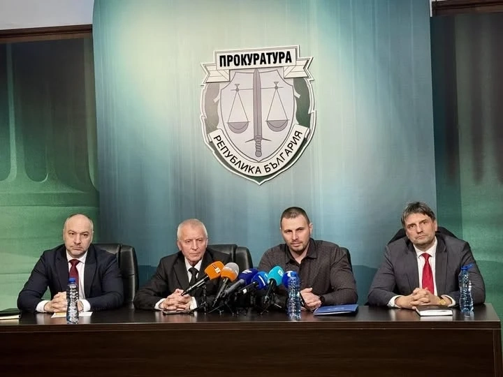 Дирекция „Вътрешна сигурност“ и ГДБОП разкриха организирана престъпна група с участието на служители на МВР