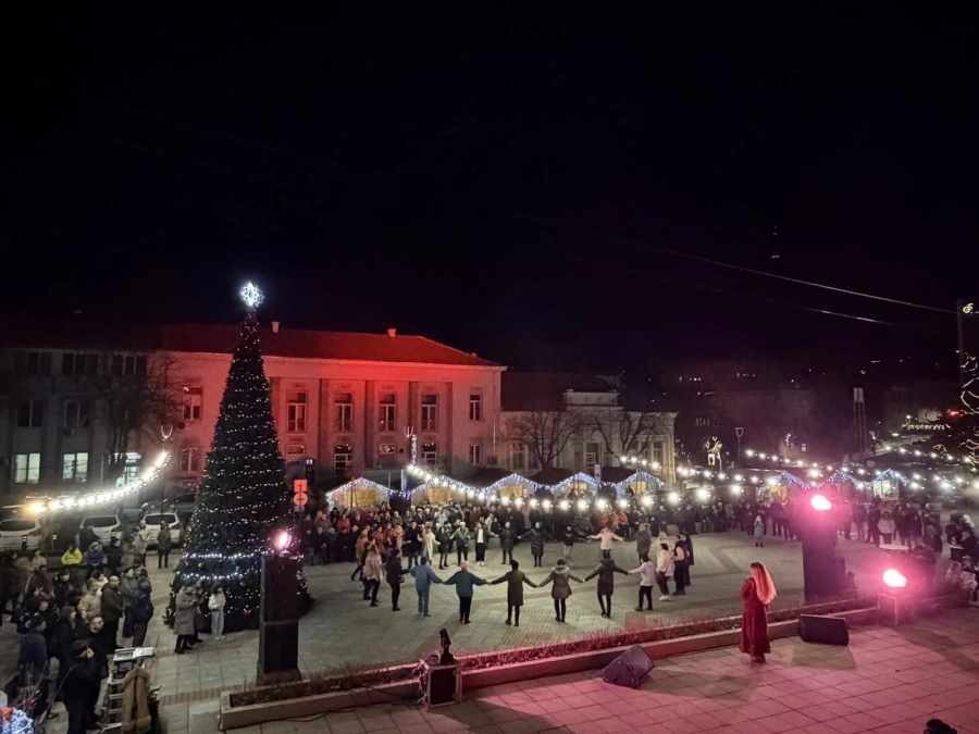 Коледен дух подари на Белоградчик певицата Цветелина