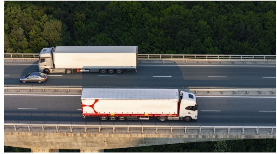 В почивните дни за Коледа и Нова година ще се ограничава движението на камионите над 12 т по автомагистралите 