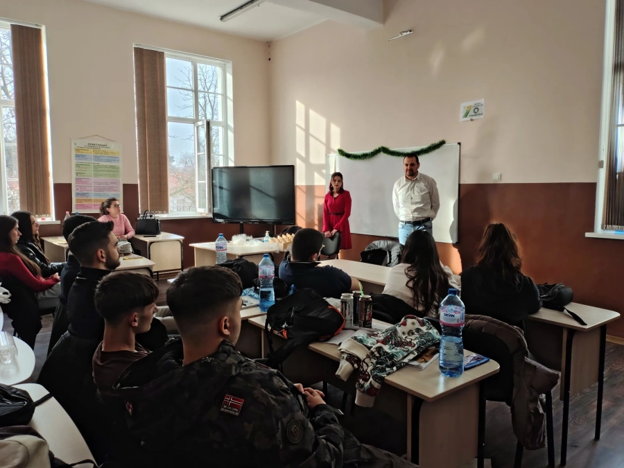 Гимназисти от Лом влязоха в съда