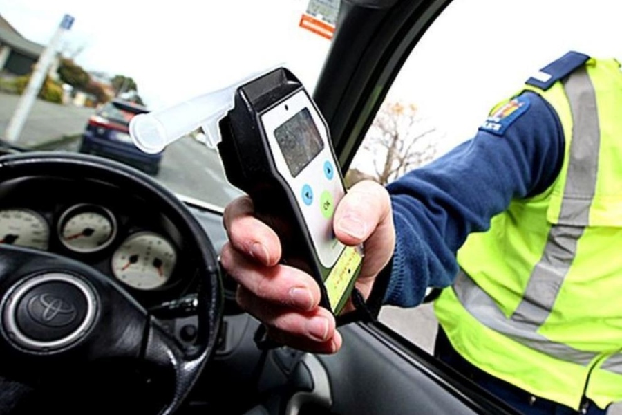 Прибраха в ареста шофьор, карал дрогиран