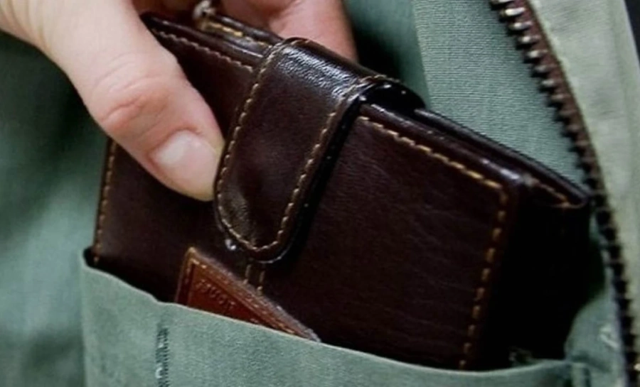 33-годишен открадна портфейл с 1300 лв., задържаха го