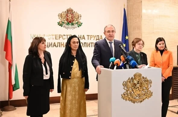 Правителството отпуска над 40 млн. евро за наемане на трайно безработни и хора от други уязвими групи