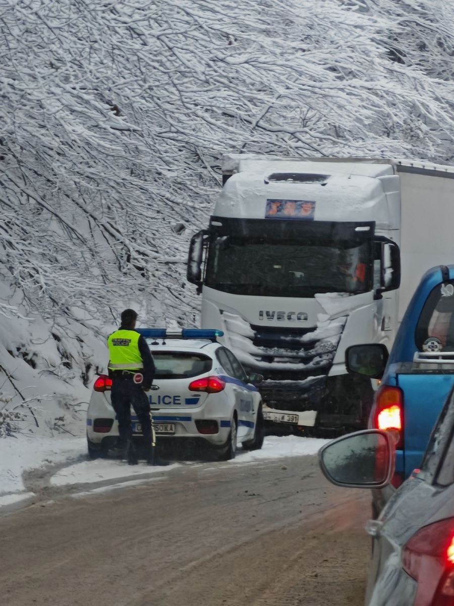 Катастрофа затруднява движението на \