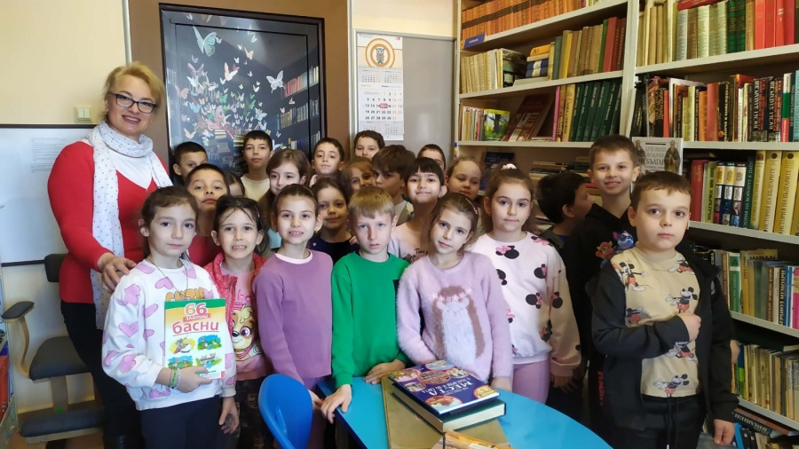 Обновената училищна библиотека в СУ „Христо Ботев“ посрещна своите най-любознателни читатели