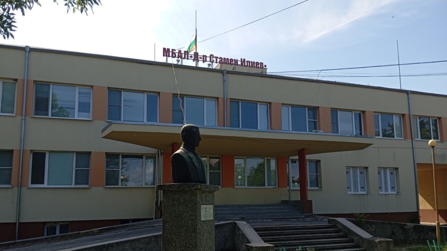 Д-р Тони Тодоров и д-р Виктор Спасов влизат в битката на шеф на монтанската болница