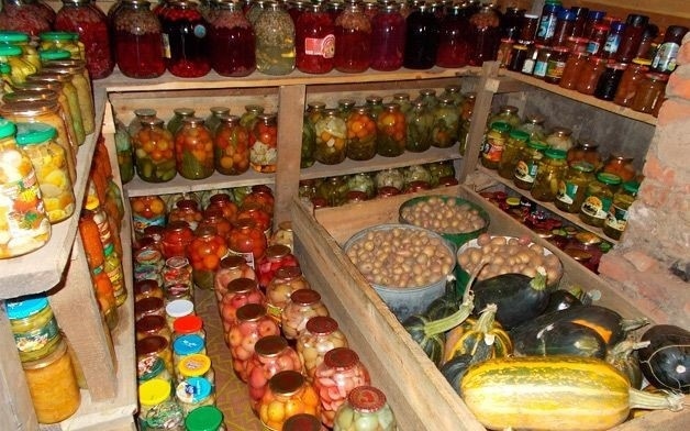 Крадла задигна провизиите на 88-годишна баба